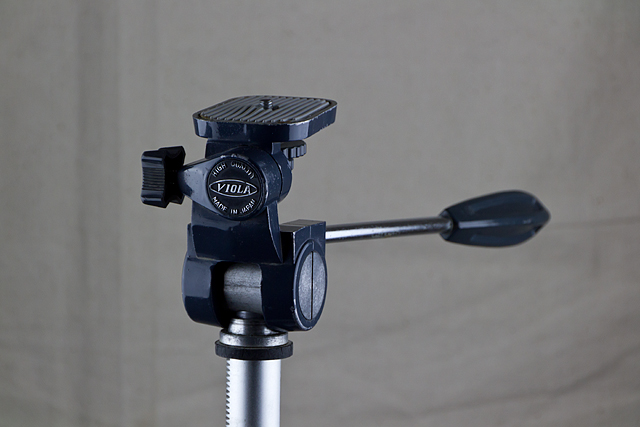 Tripod head